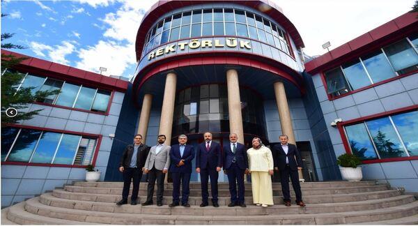 Van Yüzüncü Yıl Üniversitesi Ziyareti: Akademik İş Birliği, Tıp Eğitimi ve Öğrencilerimizle Anlamlı Buluşma.